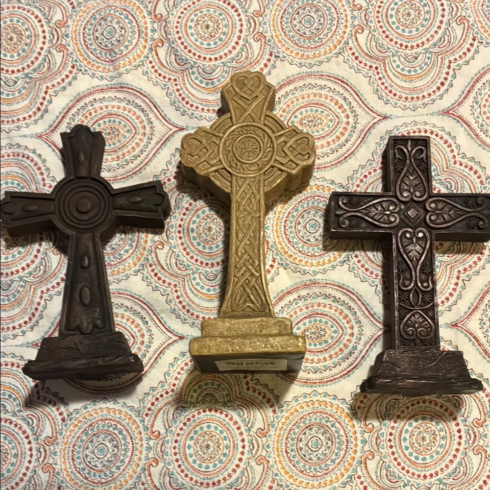 Decorative Cross Set in Brown and Gold-hard plastic